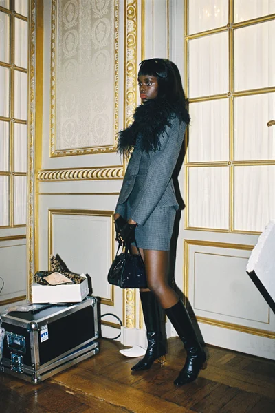 Look 16